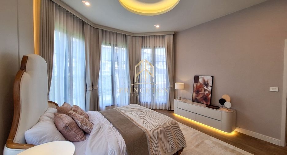 Casa en alquiler y en venta de 4 habitaciones en Bang Kapi, Bangkok