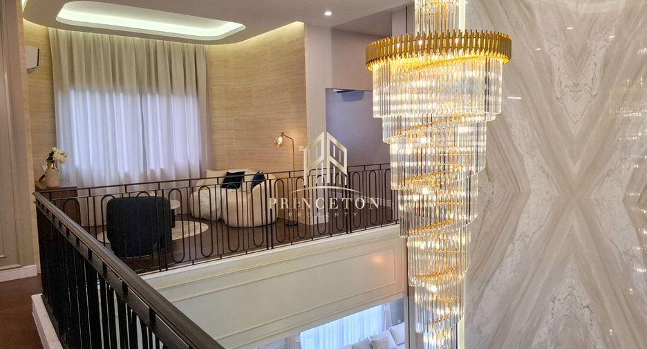 Casa en alquiler y en venta de 4 habitaciones en Bang Kapi, Bangkok