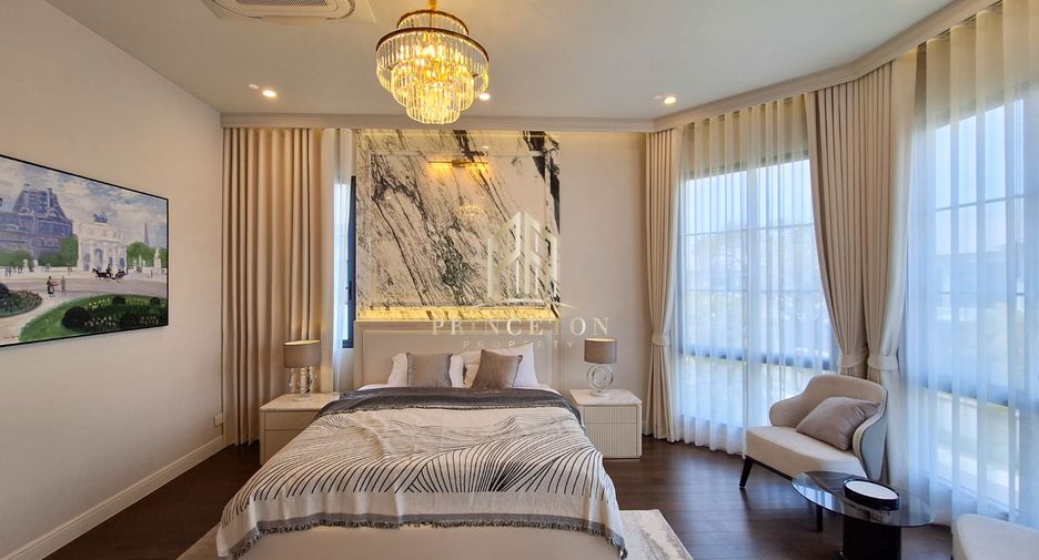 Casa en alquiler y en venta de 4 habitaciones en Bang Kapi, Bangkok