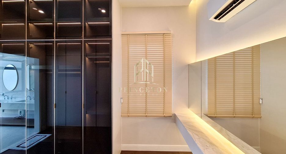 Casa en alquiler y en venta de 4 habitaciones en Bang Kapi, Bangkok