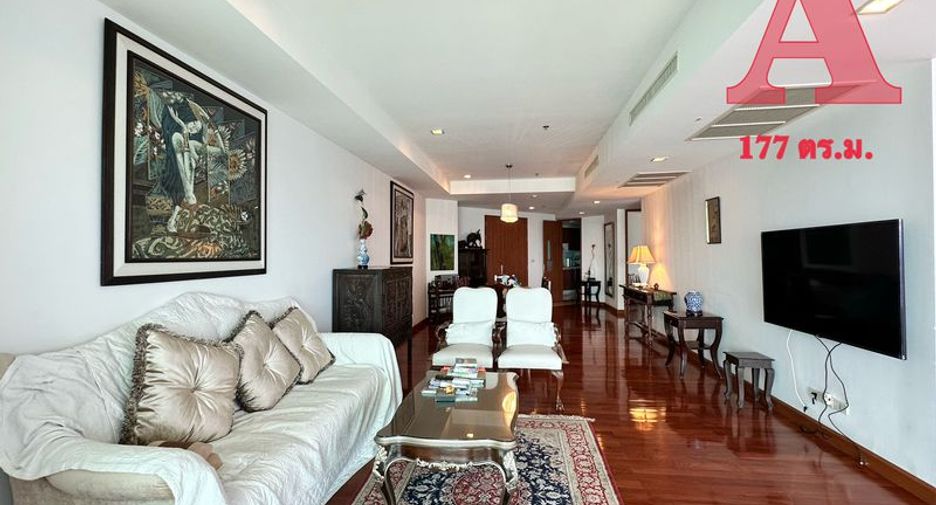 For sale 3 Beds condo in Dusit, Bangkok