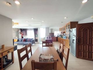 For sale 3 Beds condo in Huai Khwang, Bangkok