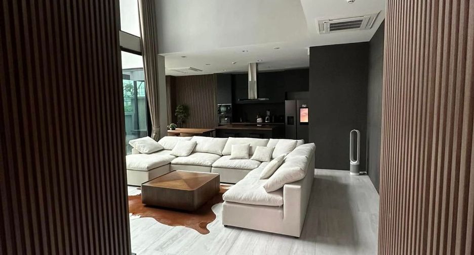 For rent 4 bedrooms house in Saphan Sung, Bangkok
