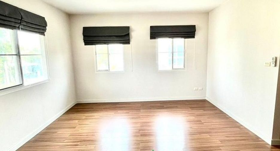 For sale 3 bedrooms house in Sai Mai, Bangkok