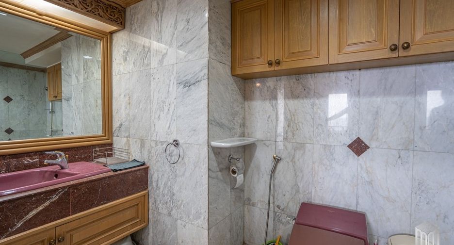 For rent 2 Beds condo in Mueang Chiang Mai, Chiang Mai