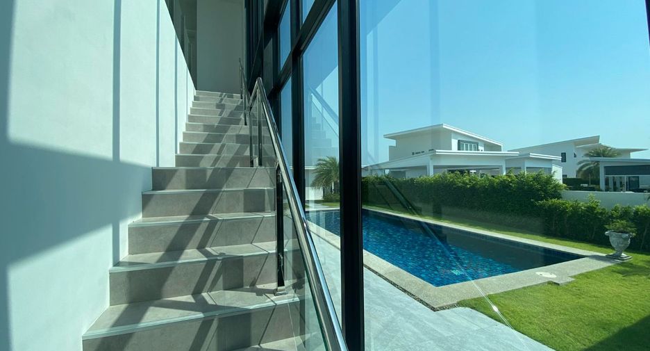 For sale 4 bedrooms villa in Cha Am, Phetchaburi