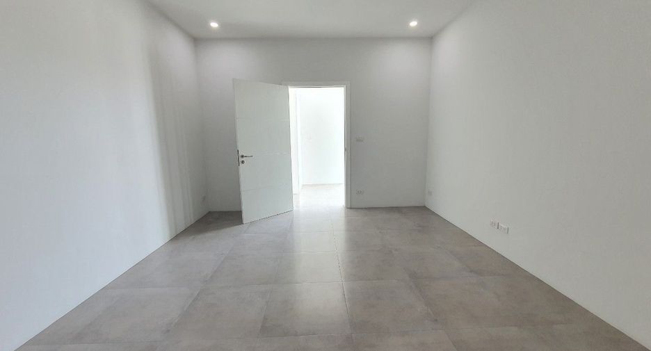 For sale 4 bedrooms villa in Cha Am, Phetchaburi