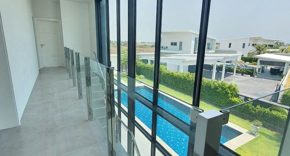 For sale 4 bedrooms villa in Cha Am, Phetchaburi