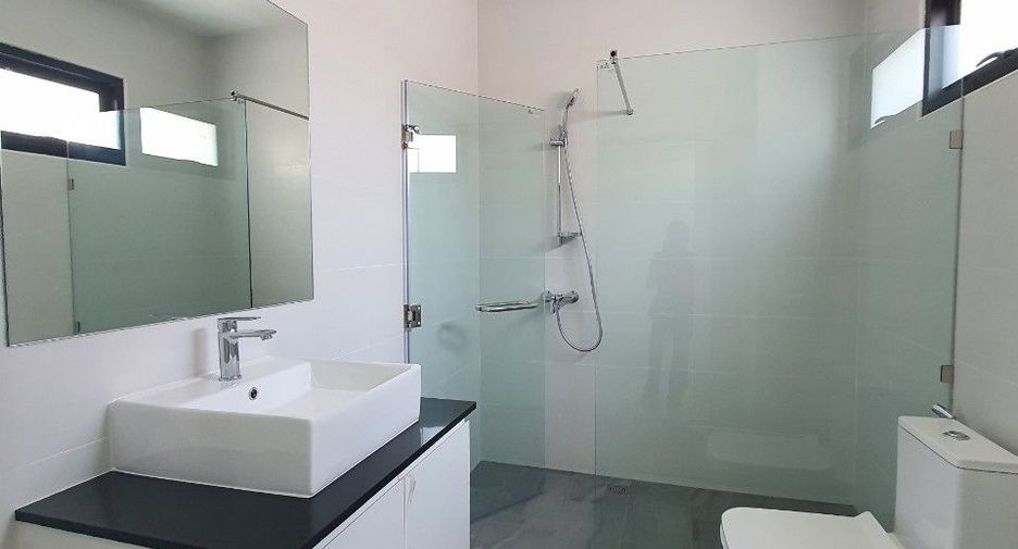 For sale 4 bedrooms villa in Cha Am, Phetchaburi