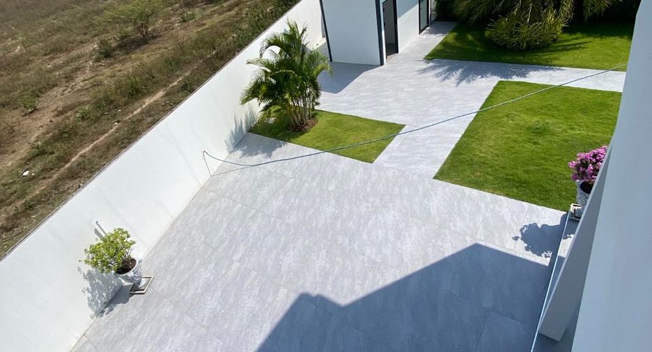 For sale 4 bedrooms villa in Cha Am, Phetchaburi