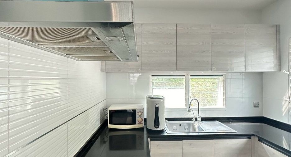For sale 4 bedrooms house in Bang Bua Thong, Nonthaburi