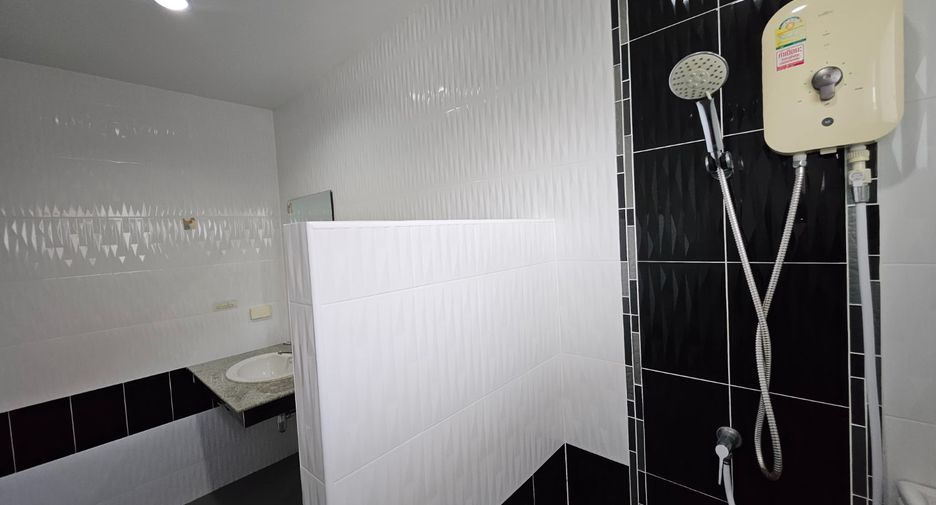 Haus zum Kauf mit 4 Zimmer in San Kamphaeng, Chiang Mai