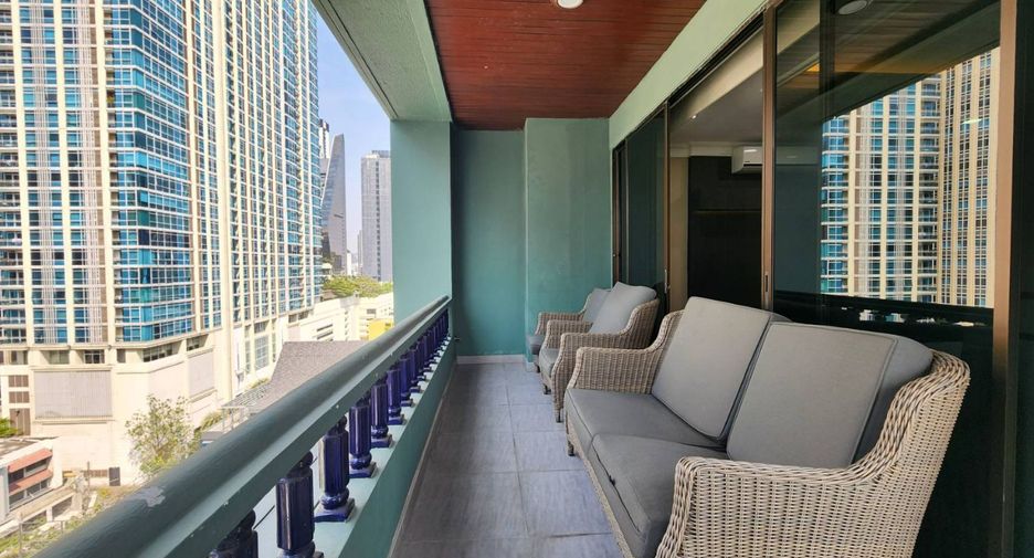 For rent 4 bedrooms apartment in Pathum Wan, Bangkok
