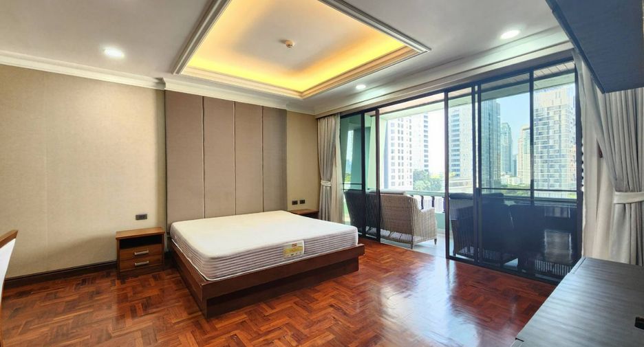 For rent 4 bedrooms apartment in Pathum Wan, Bangkok
