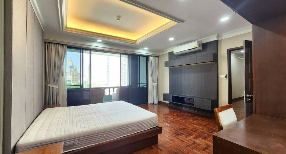 For rent 4 bedrooms apartment in Pathum Wan, Bangkok