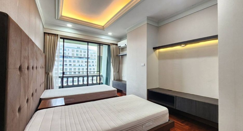 For rent 4 bedrooms apartment in Pathum Wan, Bangkok