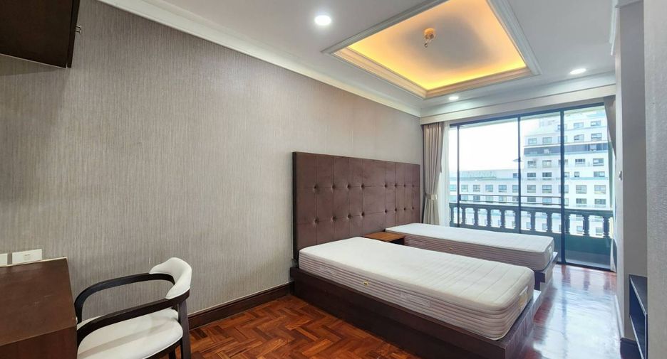 For rent 4 bedrooms apartment in Pathum Wan, Bangkok