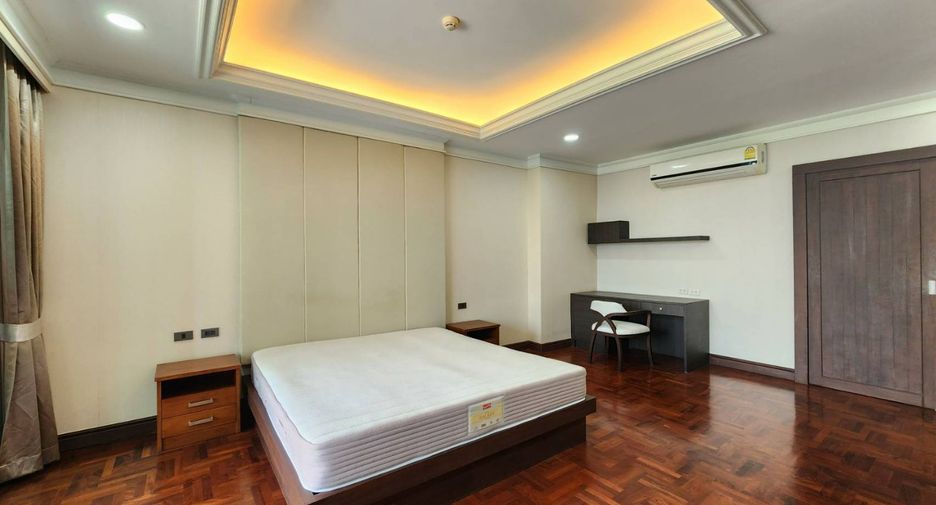 For rent 4 bedrooms apartment in Pathum Wan, Bangkok