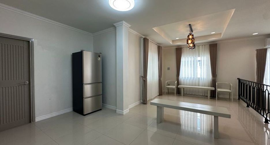 出租 和 出售 4 卧室 独立屋 在 Si Racha, Chon Buri