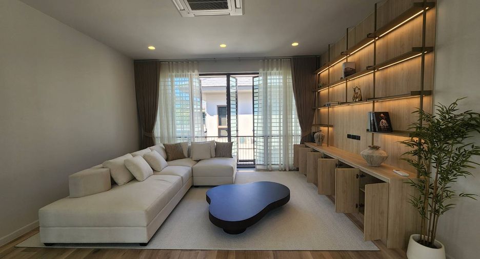 À vendre 4 chambres maison à Bang Kapi, Bangkok