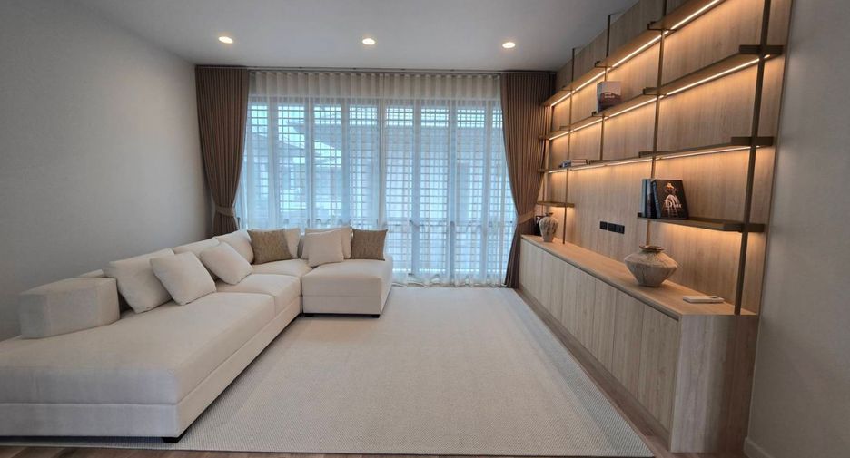 À vendre 4 chambres maison à Bang Kapi, Bangkok