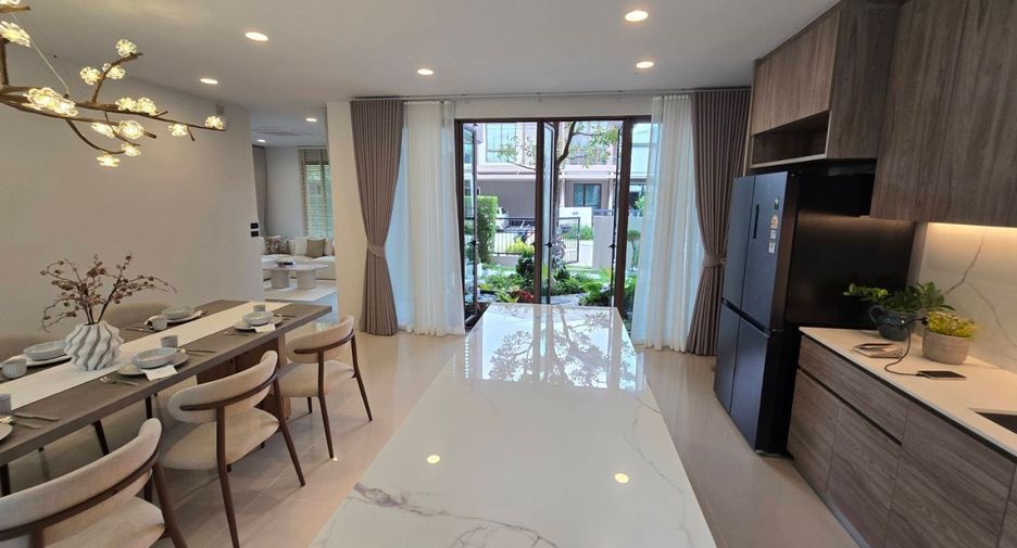 À vendre 4 chambres maison à Bang Kapi, Bangkok