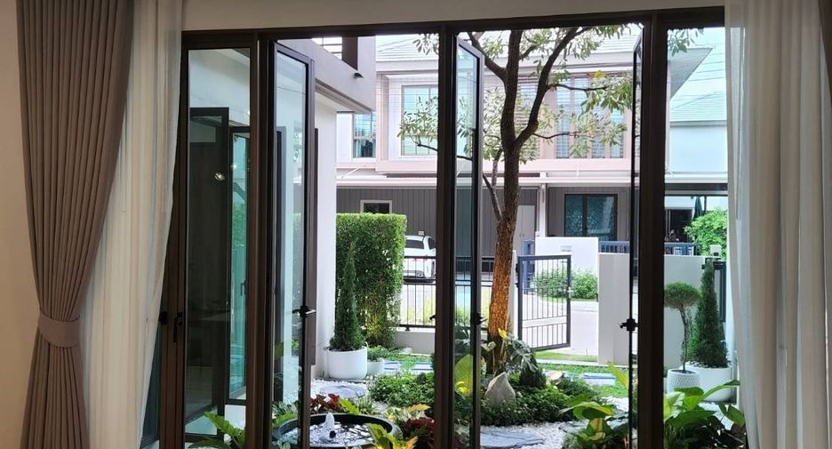 À vendre 4 chambres maison à Bang Kapi, Bangkok