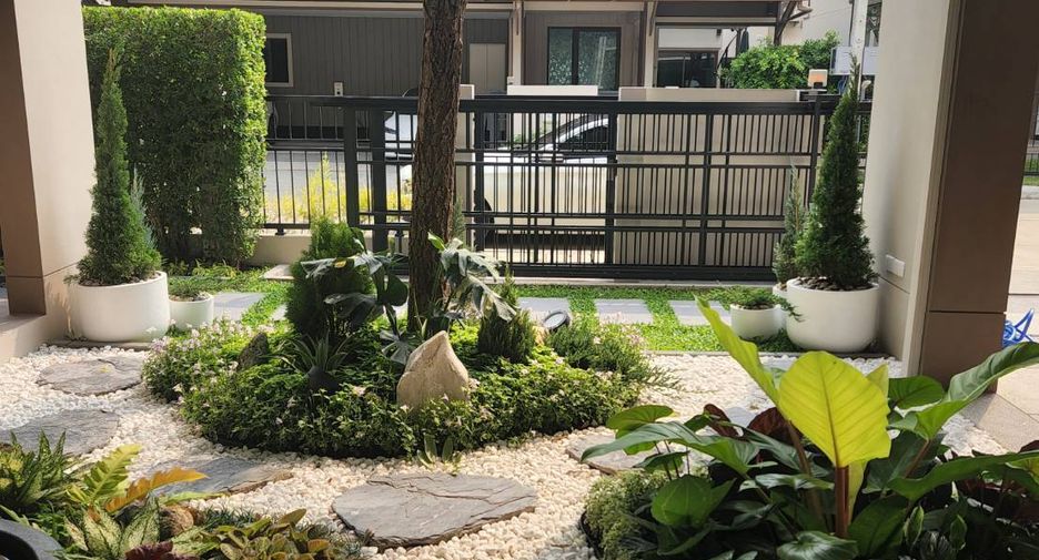 À vendre 4 chambres maison à Bang Kapi, Bangkok