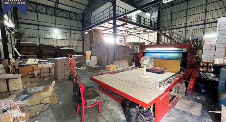 For sale 5 bed warehouse in Mueang Samut Prakan, Samut Prakan