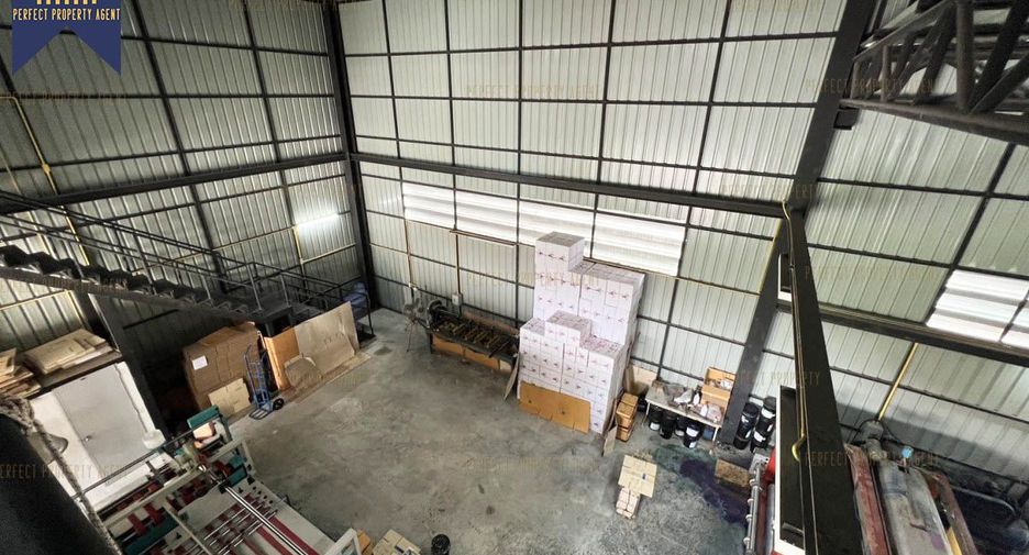 For sale 5 bed warehouse in Mueang Samut Prakan, Samut Prakan