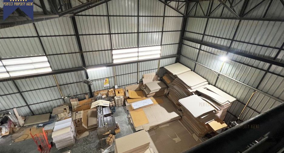 For sale 5 bed warehouse in Mueang Samut Prakan, Samut Prakan
