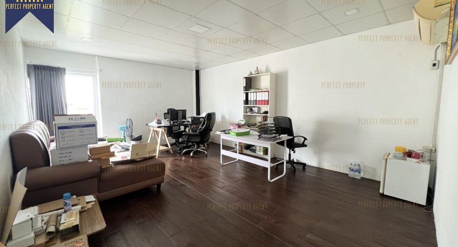 For sale 5 bed warehouse in Mueang Samut Prakan, Samut Prakan