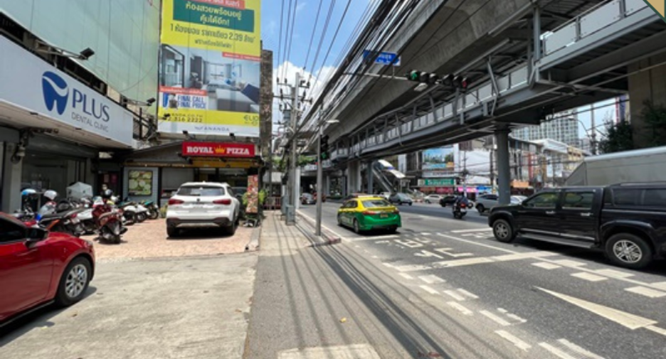 For sale 3 bedrooms retail Space in Bang Na, Bangkok
