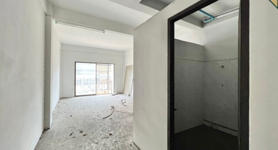 For sale 3 bedrooms retail Space in Bang Na, Bangkok