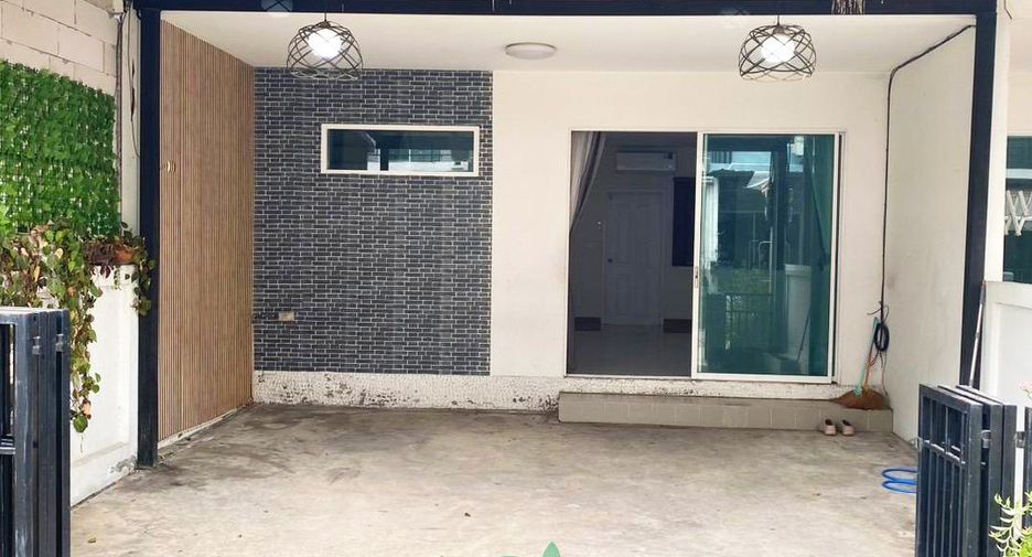 For sale 3 Beds townhouse in Lam Luk Ka, Pathum Thani