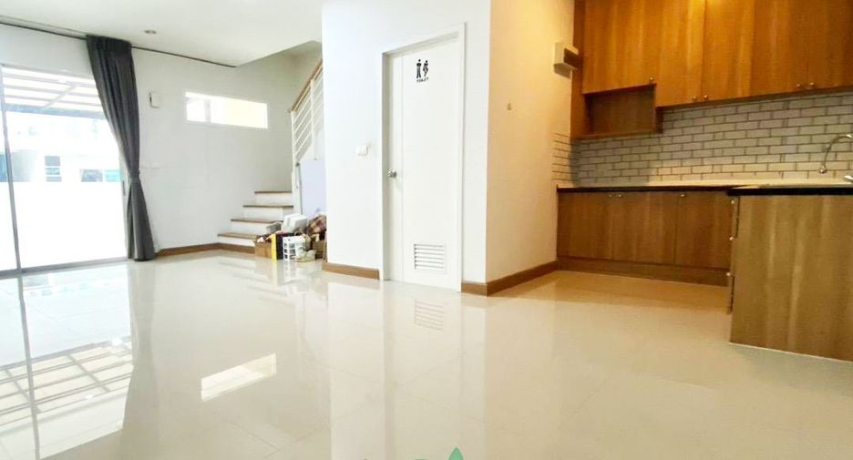 For sale 3 Beds townhouse in Lam Luk Ka, Pathum Thani