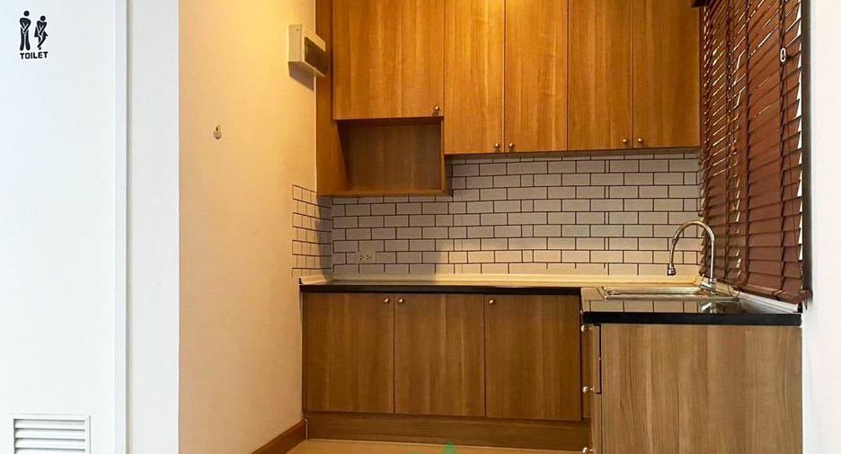 For sale 3 Beds townhouse in Lam Luk Ka, Pathum Thani