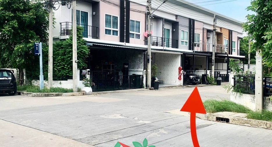 For sale 3 Beds townhouse in Lam Luk Ka, Pathum Thani
