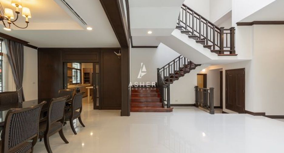 For rent 4 bedrooms house in Sathon, Bangkok