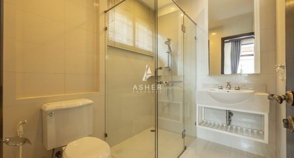 For rent 4 bedrooms house in Sathon, Bangkok