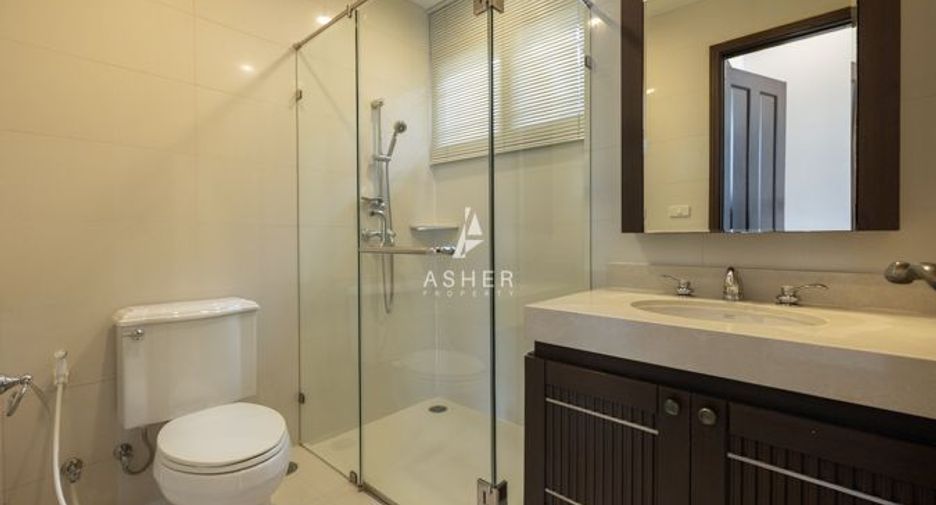 For rent 4 bedrooms house in Sathon, Bangkok