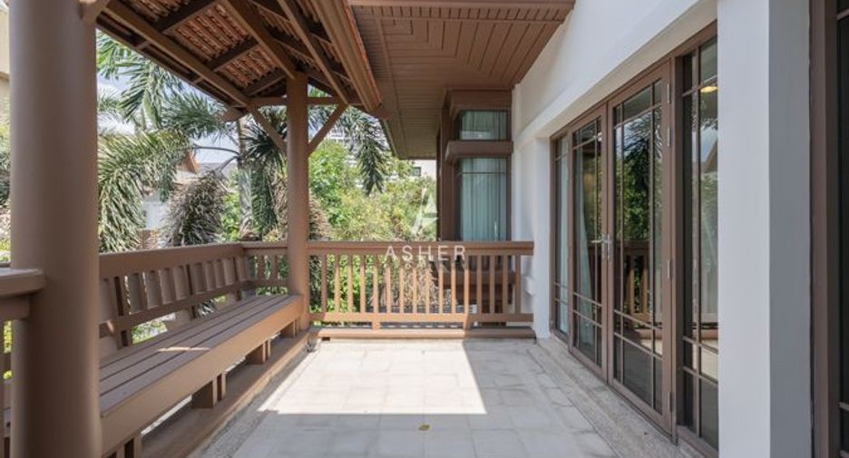 For rent 4 bedrooms house in Sathon, Bangkok
