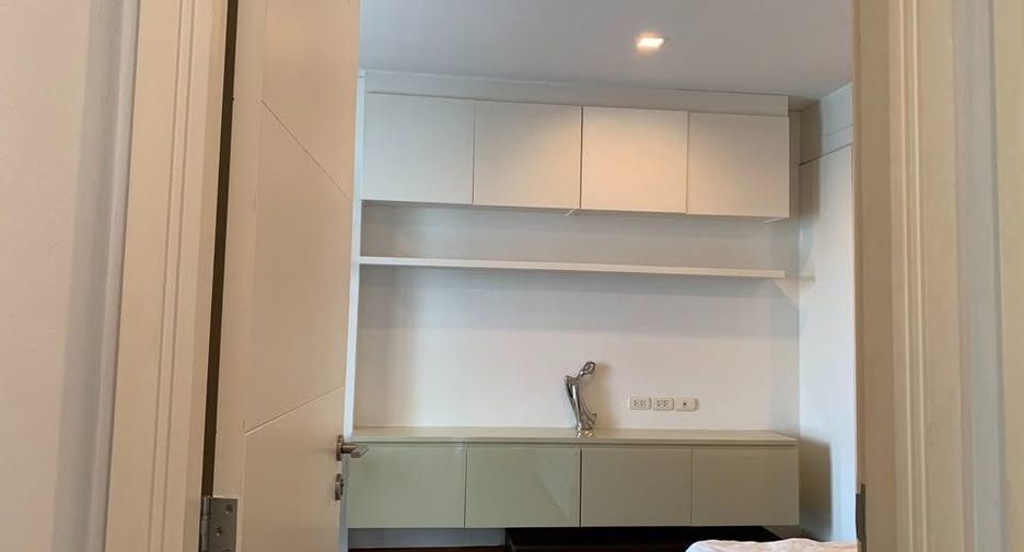 For rent 4 Beds condo in Watthana, Bangkok
