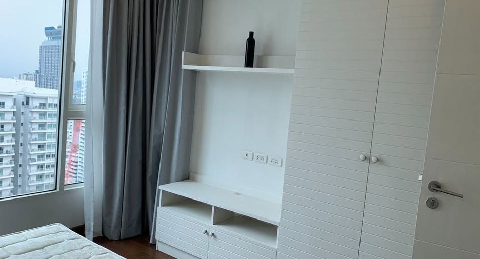 For rent 4 Beds condo in Watthana, Bangkok