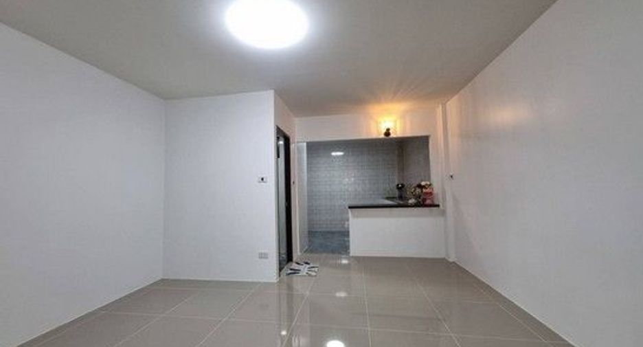 For sale 2 bedrooms townhouse in Saphan Sung, Bangkok