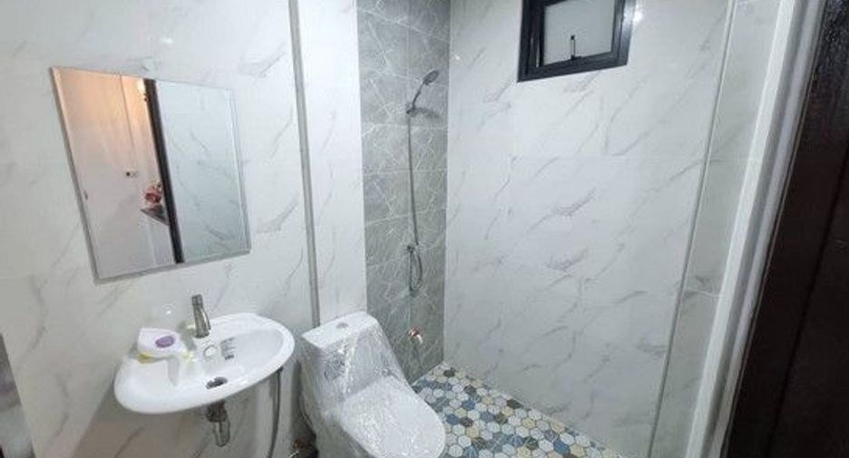 For sale 2 bedrooms townhouse in Saphan Sung, Bangkok