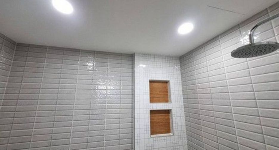 For sale 2 bedrooms townhouse in Saphan Sung, Bangkok