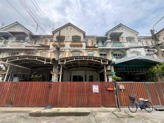For rent 4 bed townhouse in Mueang Nonthaburi, Nonthaburi