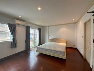 For rent 4 bed townhouse in Mueang Nonthaburi, Nonthaburi