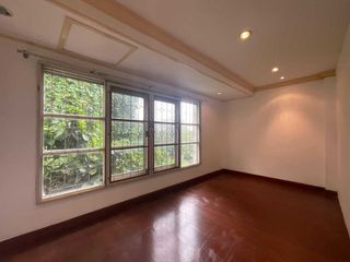 For rent 4 bed townhouse in Mueang Nonthaburi, Nonthaburi